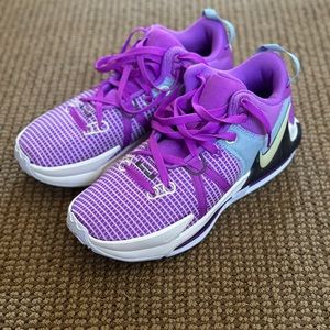 LeBron Witness 7 EP ‘Fuchsia Dream’ size 9.5